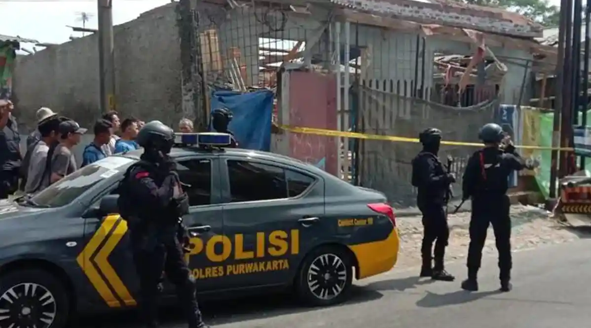 Explosion at Purwakarta Materials Store Kills One Person, Police and Gegana Team Investigate Cause