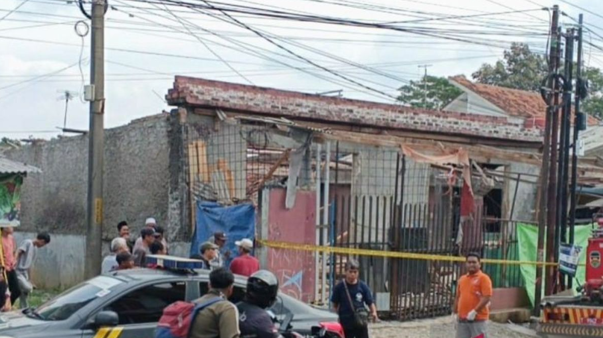 Deadly Explosion at Purwakarta Building Shop, Police Deploy Jibom Team and Forensics Reveals Cause