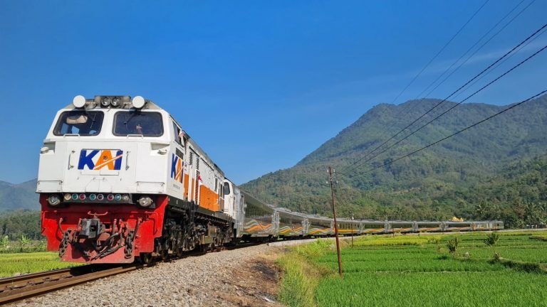 KAI Daop 2 Bandung Ensures Safe Train Travel After the M 4.9 Earthquake