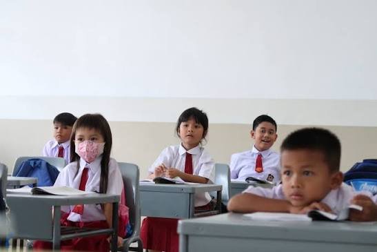 Is it true that the West Java Provincial Government will officially reintroduce public school tuition fees starting July 2026?