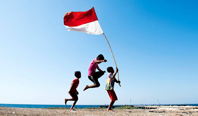 Meaning of August 17: Red and White Flying, the Spirit of Independence Is Burning Again