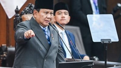 Prabowo Introduces Onion Peeling Workers from Bogor with Fantastic Wages!
