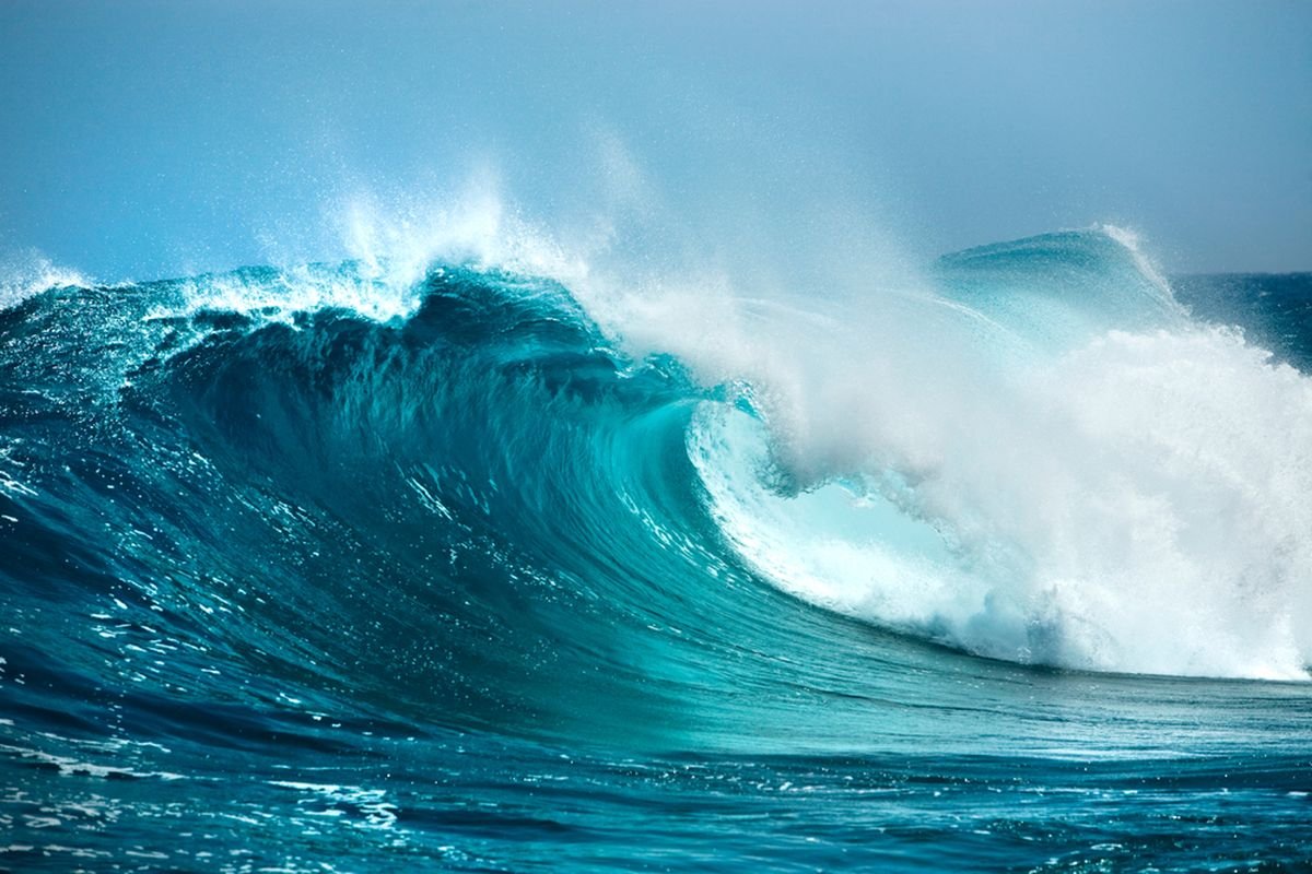 BMKG Issues High Wave Warning, 14 Water Bodies Potential to Reach 4 Meters
