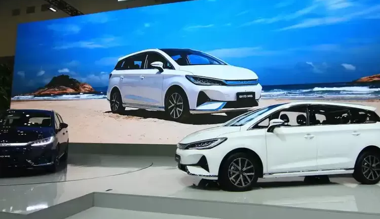 US Automakers Urge Congress to Completely Block Chinese Cars Before End of 2026